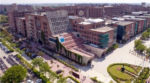 मशह र University LPU ने अमेररकी काांपननयों को ददया झटका, लगा दी ये रोक
